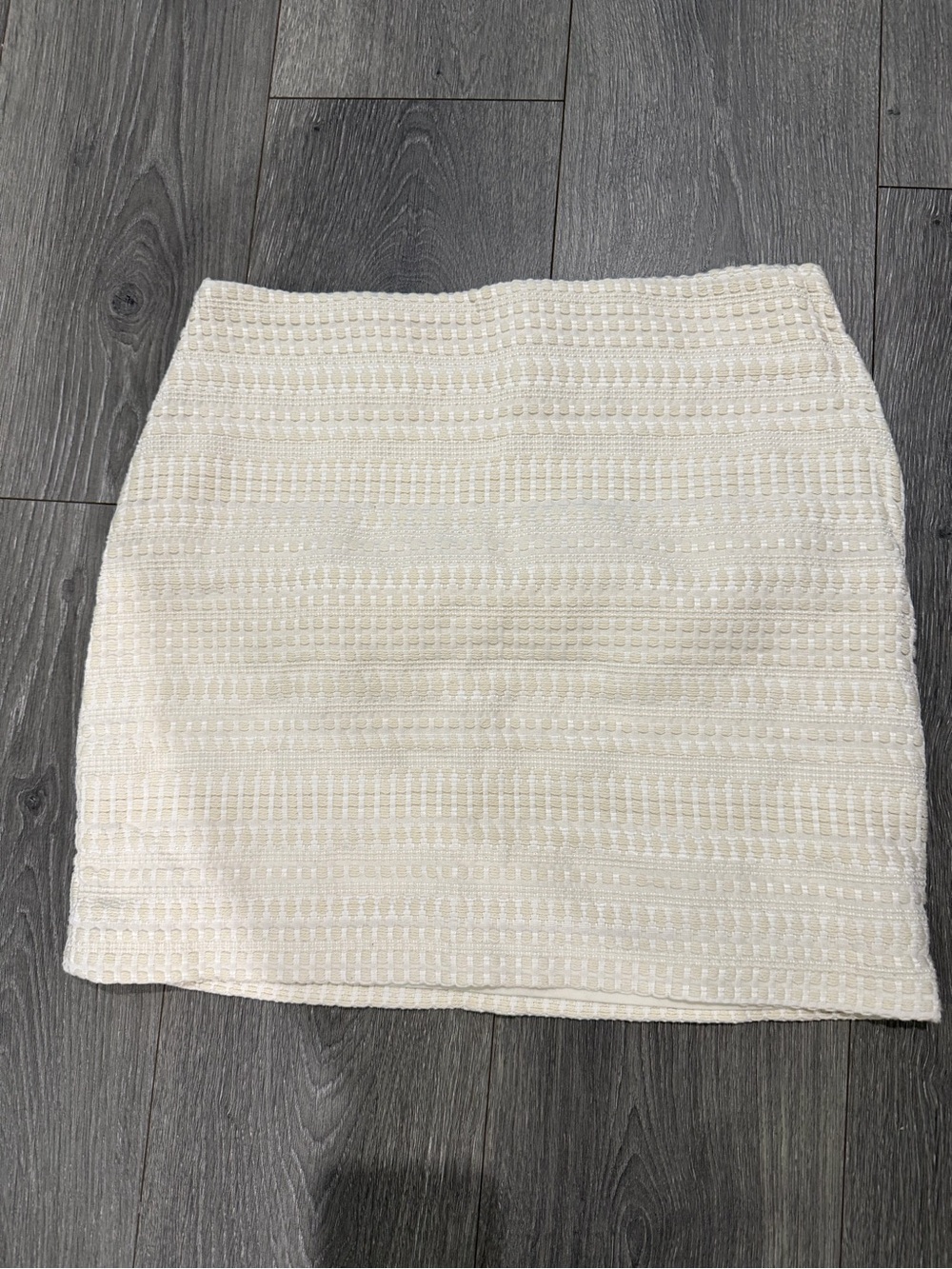 H&M Ivory Textured Mini Skirt Size 8